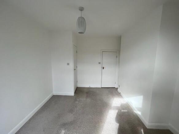 2 bed Terraced to rent Image 9