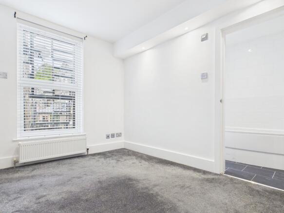 2 bed Flat to rent Image 8