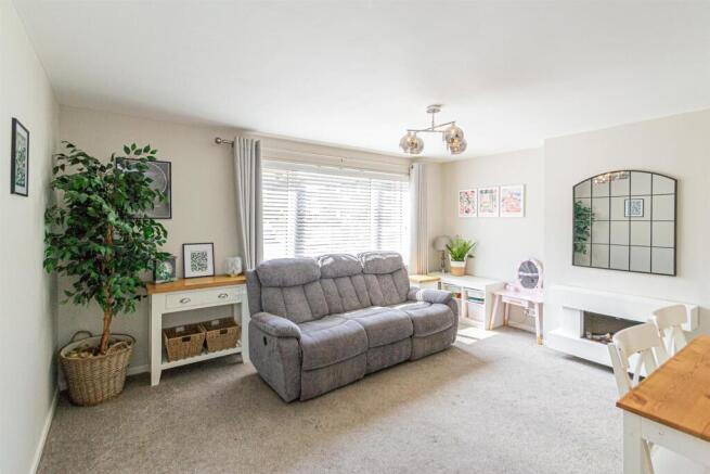 Lounge & Dining Room