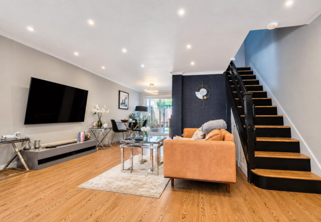 Lounge/Dining Room