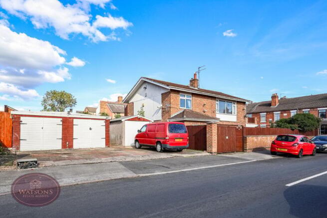 3-bed detached on Queens Road North, Eastwood, Nottingham, NG16, £350,000
