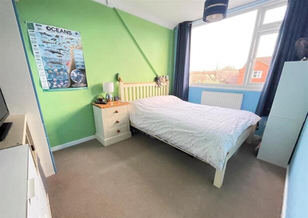 BEDROOM 2