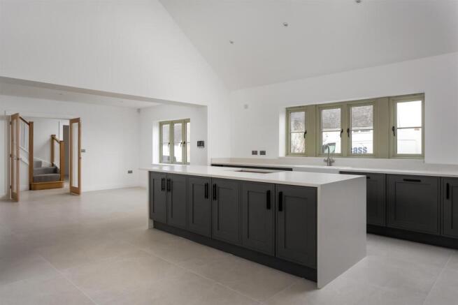 26 - Baddeley House - GL54 4NE - Web.jpg