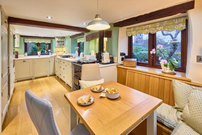 3 bed Detached for sale Image 2