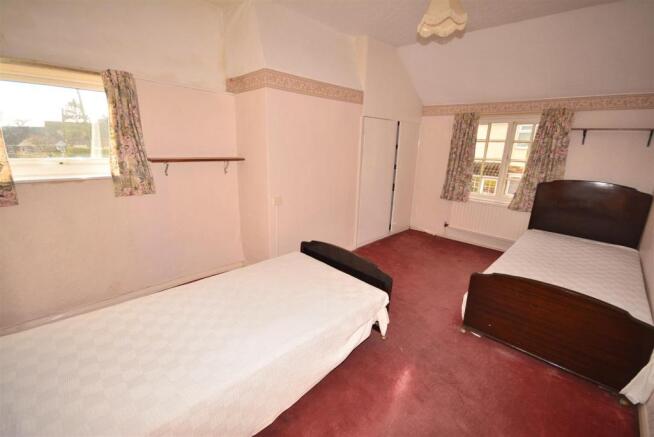 BEDROOM 2