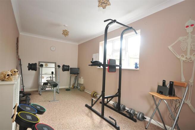 Bedroom 4/Dining Room (Current