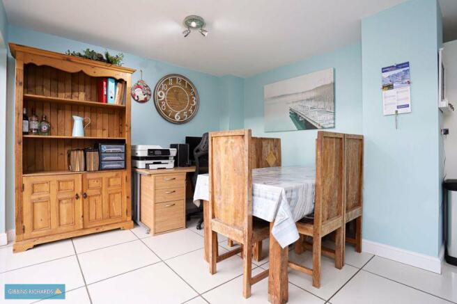 Kitchen/Dining...