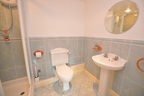en-suite shower room