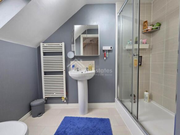 3 bed Semi-Detached for sale Image 12