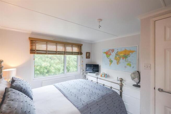 2 bed Park Home for sale Image 8