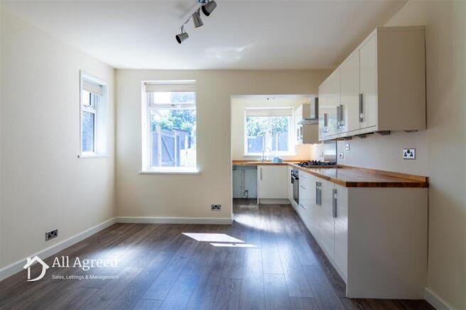 KITCHEN / DINER