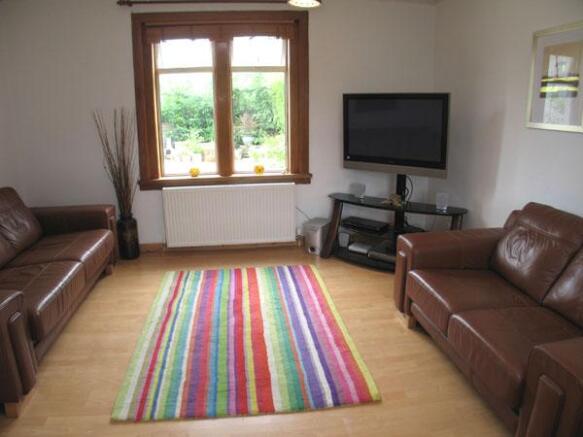 Lounge/Dining