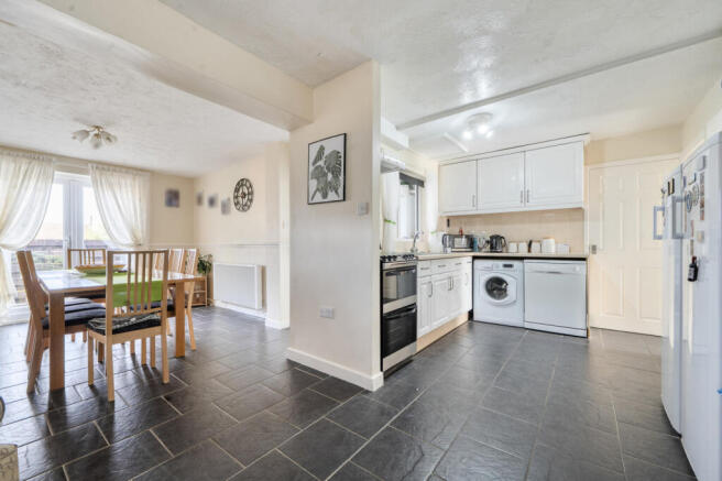 Kitchen / Dining