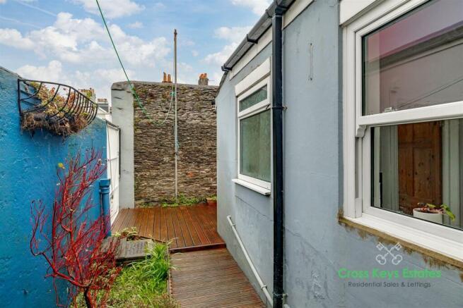 Rear Courtyard Garden
