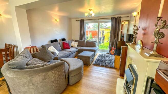 Meadow Close Image-8.jpg