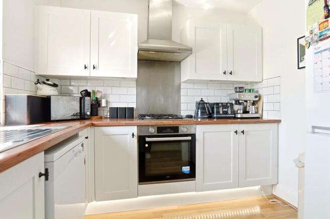 3 bed Flat for sale Image 8