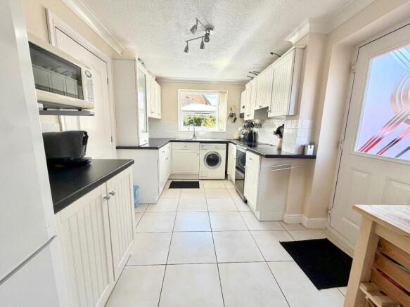 4 bed Detached for sale Image 5