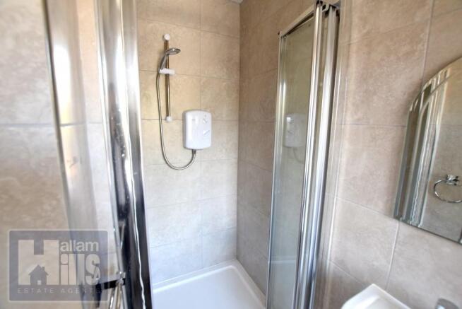 2 bed Apartment to rent Image 6
