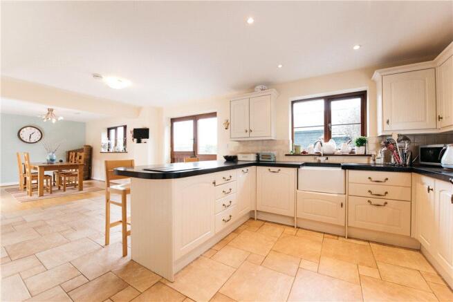 Kitchen/Breakfast Rm