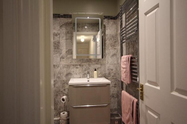 Shower room 2