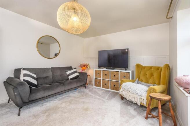 4 bed Detached to rent Image 4
