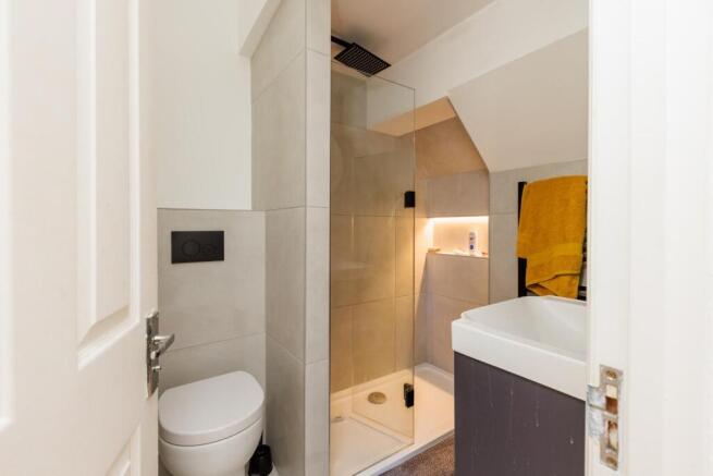 Flat A 500 Gloucester Road-6.jpg