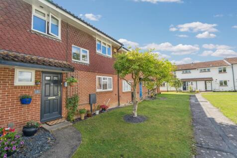 Mount Close, Farnham Common, SL2