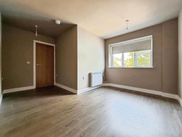 1 bed Apartment to rent Image 6