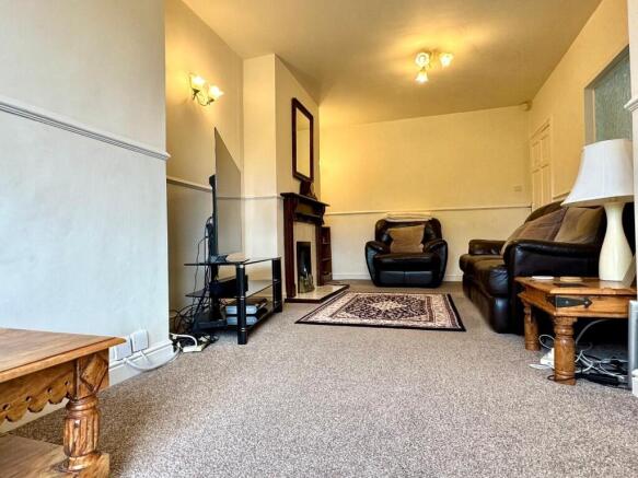 4 bed Semi-Detached for sale Image 7