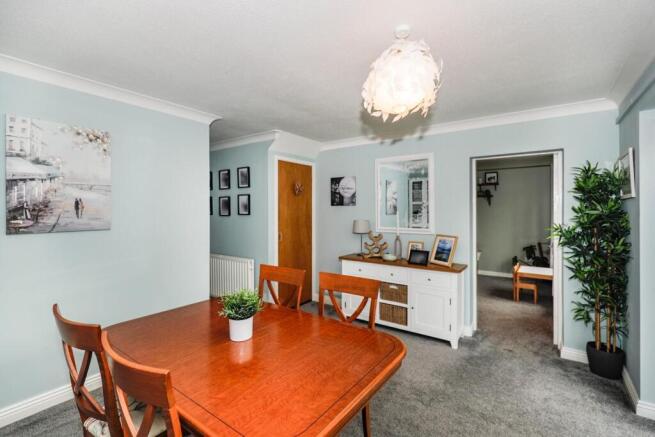 3 bed Semi-Detached for sale Image 8