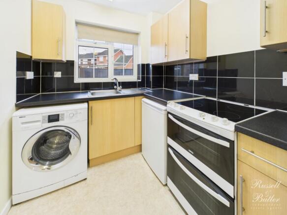 CAM01995G0-PR0406-STILL002