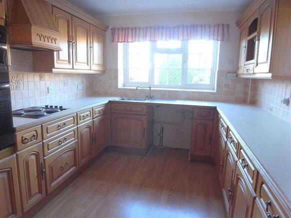 KITCHEN/BREAKFAST RO