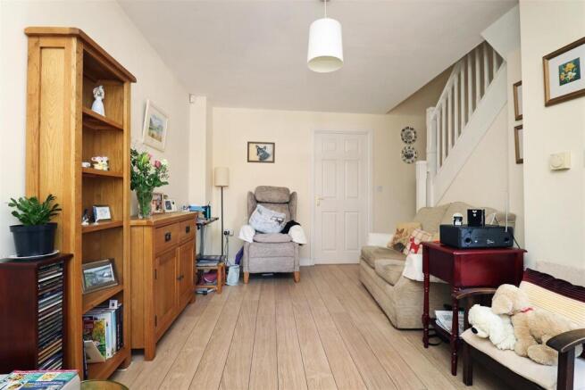 Braystones Close, Timperley photo 4