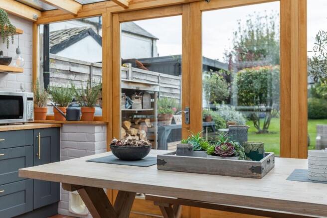 Conservatory to R...