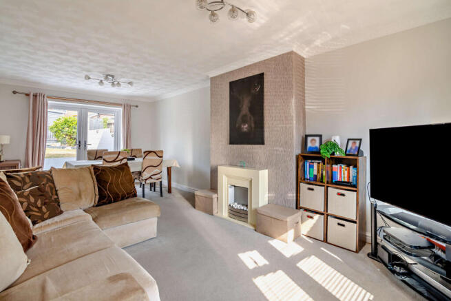 3 bed Semi-Detached for sale Image 3