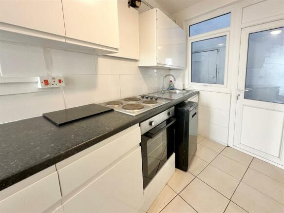 Kitchen.JPG