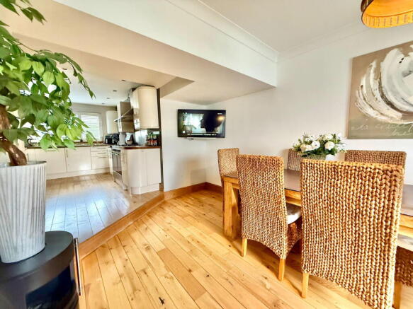 4 bed Detached for sale Image 8