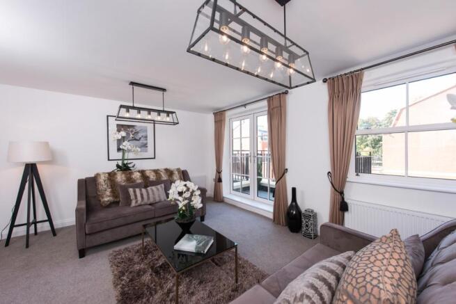 Lounge to plot 6