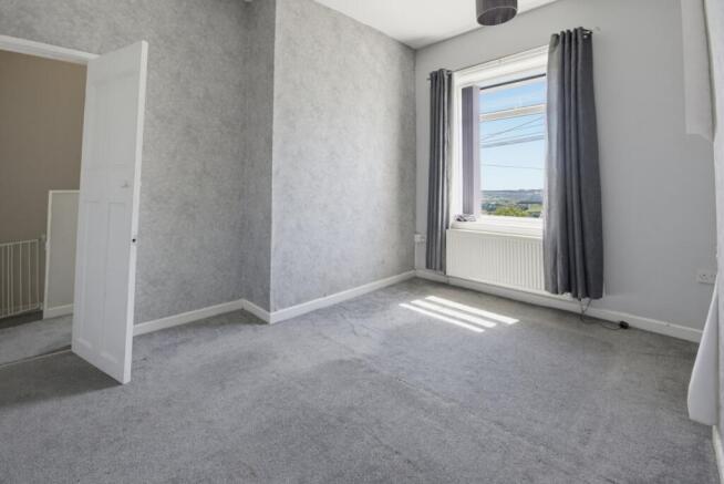 4 bed Semi-Detached for sale Image 8