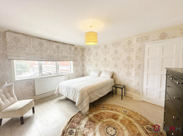 4 bed Semi-Detached for sale Image 7