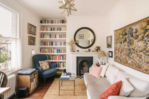 104 Colvestone Crescent, London, E8