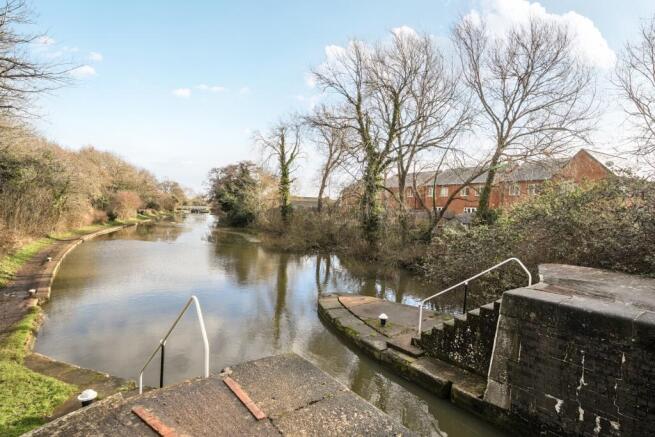 1395918-18-695e4b45af6d8