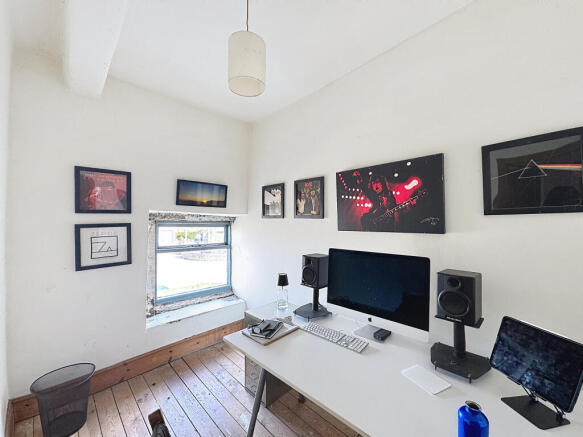 2 bed Terraced for sale Image 12