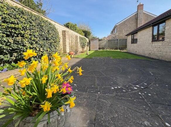 4 bed Detached Bungalow for sale Image 6