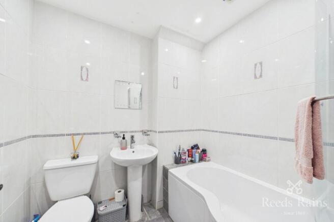 4 bed Semi-Detached for sale Image 12