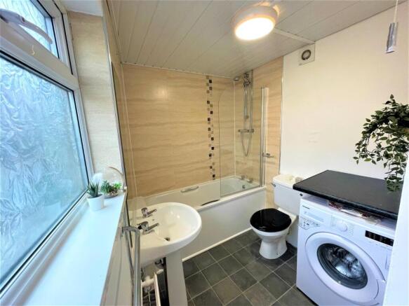 1 bed Apartment to rent Image 7