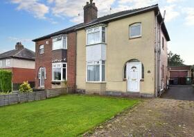 132, Broadgate Lane, Horsforth, Leeds LS18 4BS
