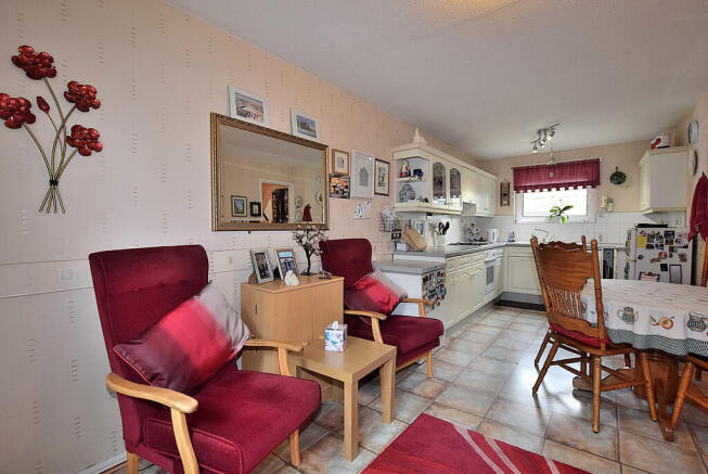 3 bed Terraced for sale Image 8