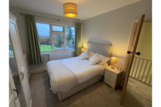 3 bed Semi-Detached for sale Image 12