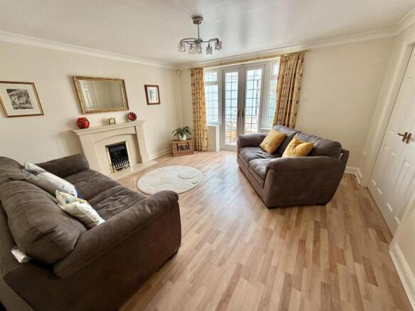 3 bed Detached for sale Image 10